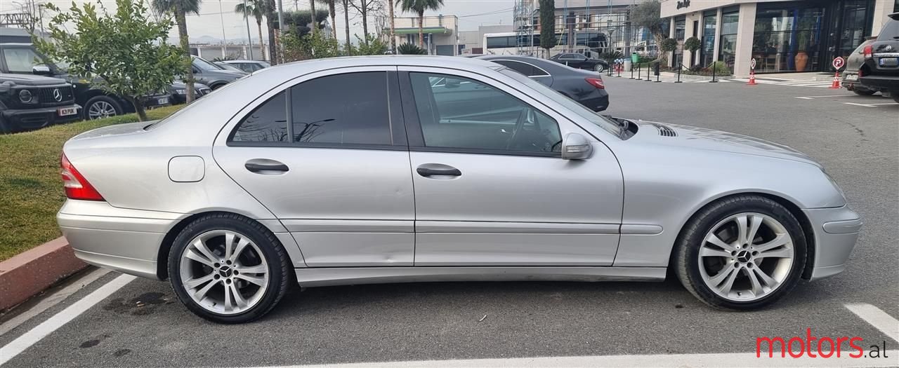 2004' Mercedes-Benz C 200 photo #6