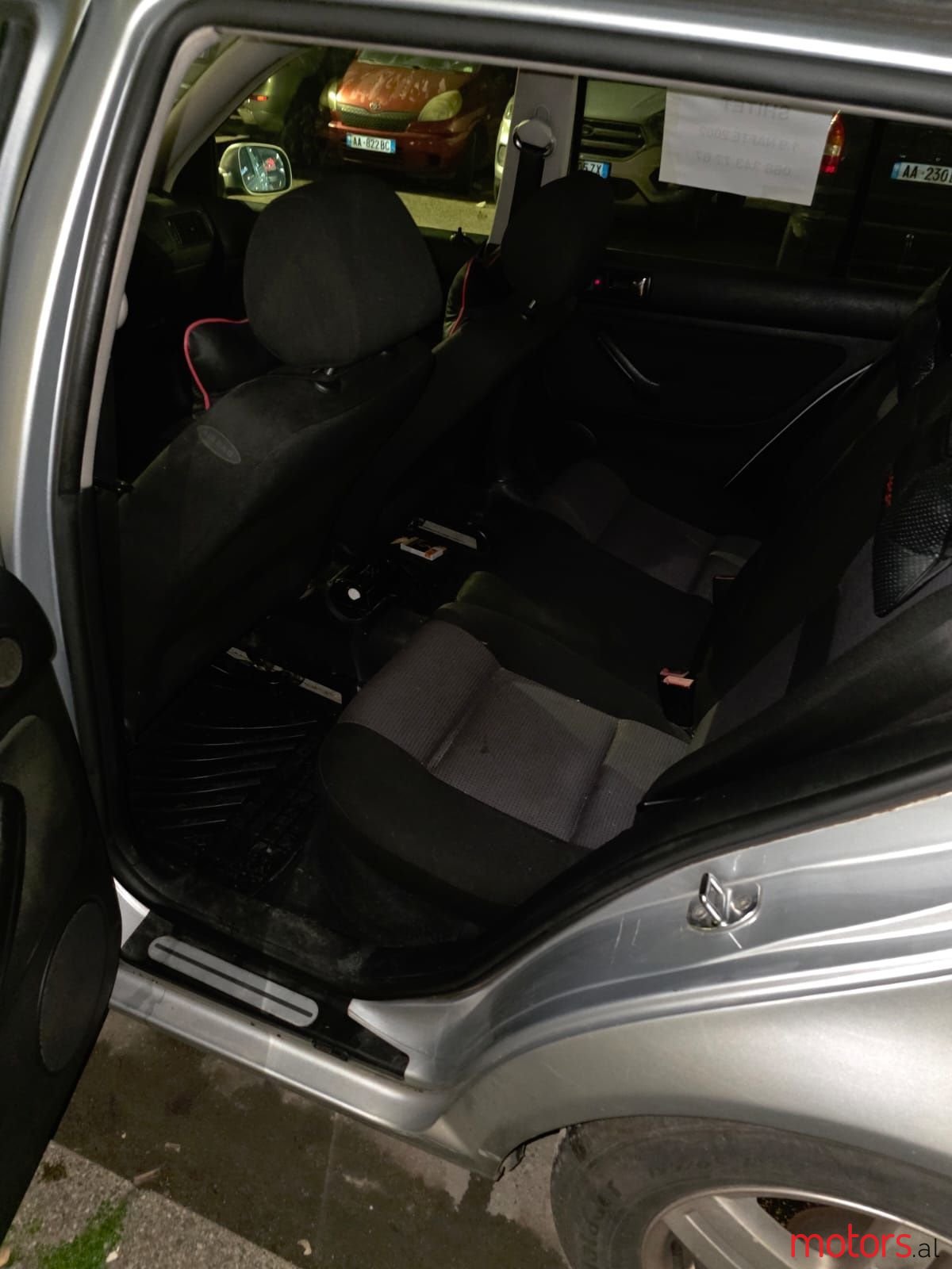 2002' Volkswagen Golf photo #4