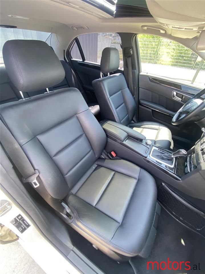 2009' Mercedes-Benz E 220 photo #3