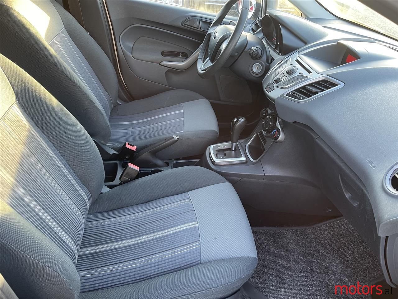 2009' Ford Fiesta photo #4