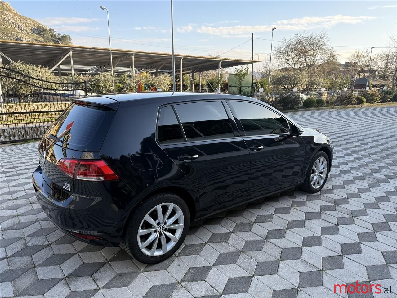 2015' Volkswagen Golf photo #4