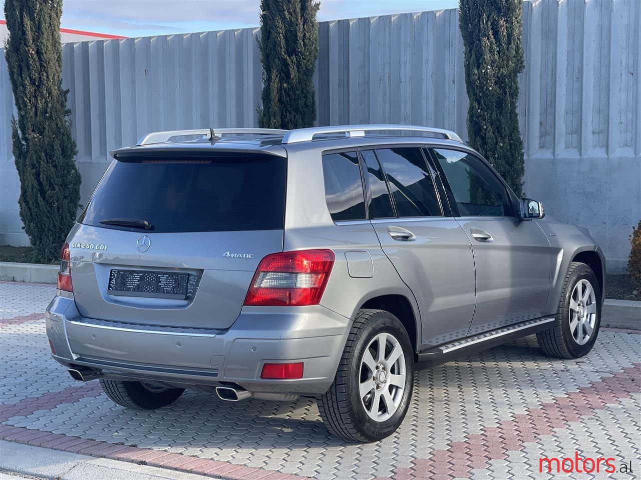 2010' Mercedes-Benz GLK 250 photo #5