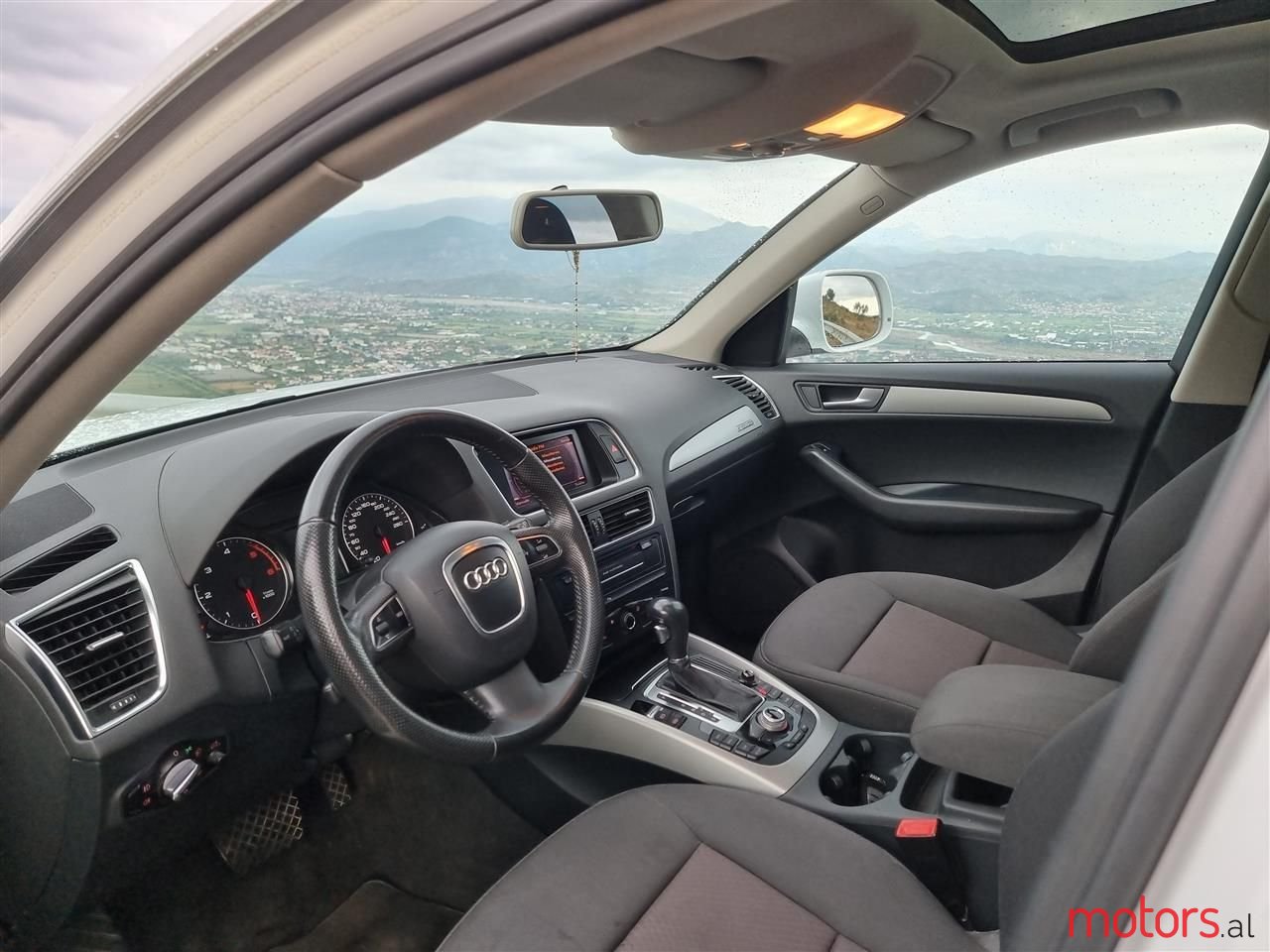 2010' Audi Q5 photo #4