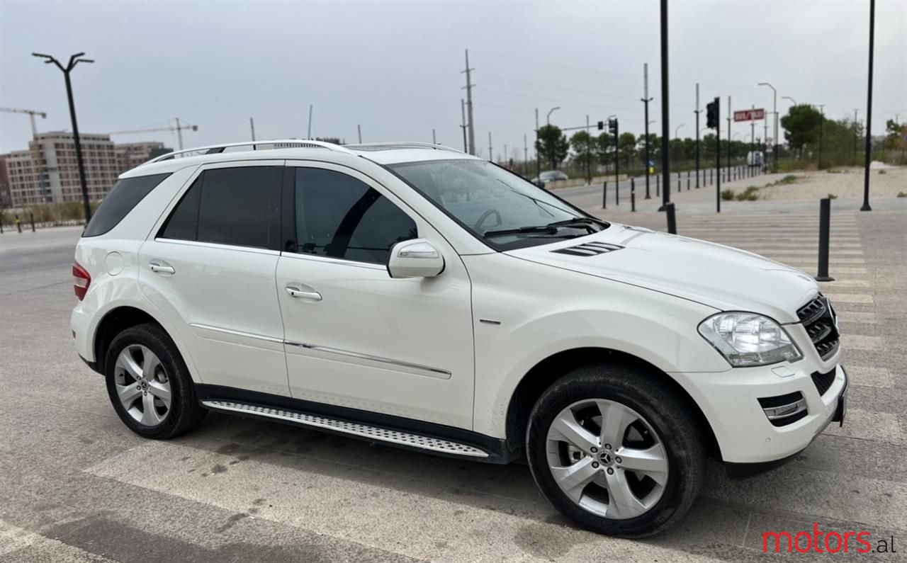 2010' Mercedes-Benz ML 320 photo #4