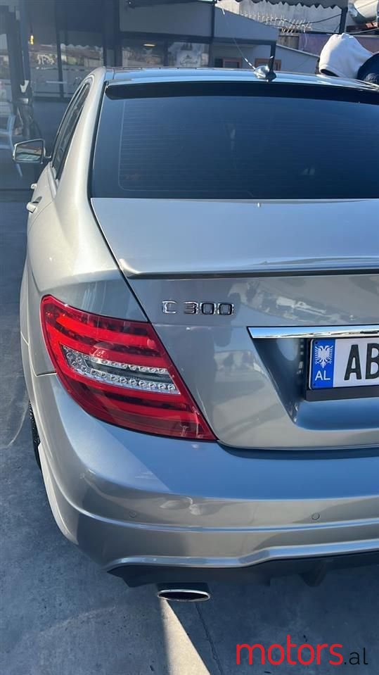 2012' Mercedes-Benz C 300 photo #1