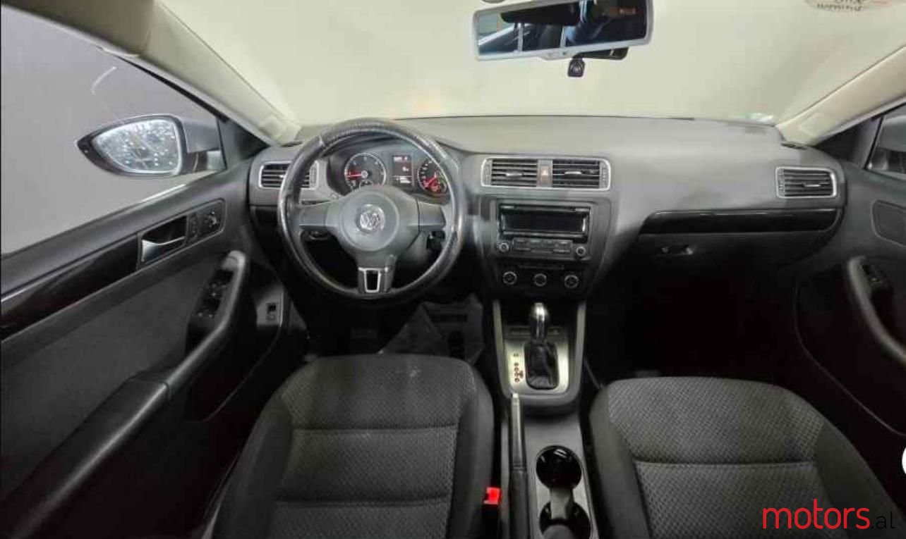 2013' Volkswagen Jetta photo #5