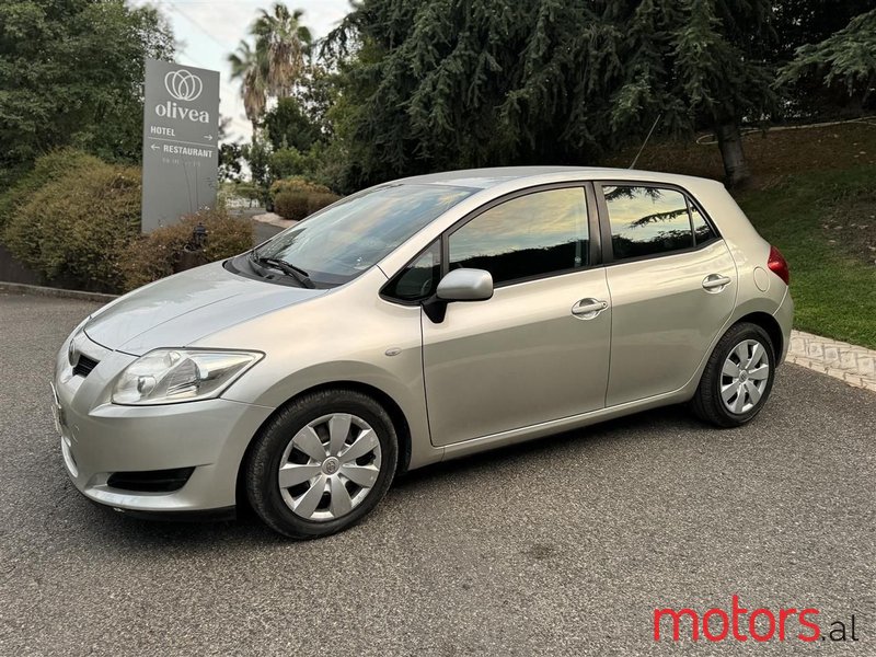 2009' Toyota Auris photo #2