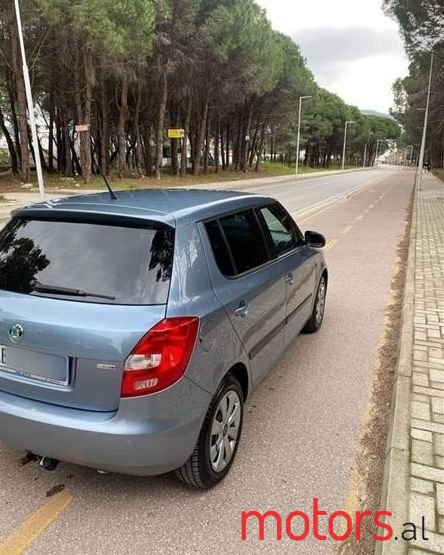 2012' Skoda Fabia photo #2