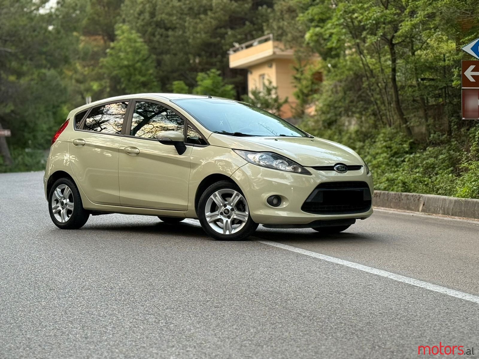 2009' Ford Fiesta photo #6