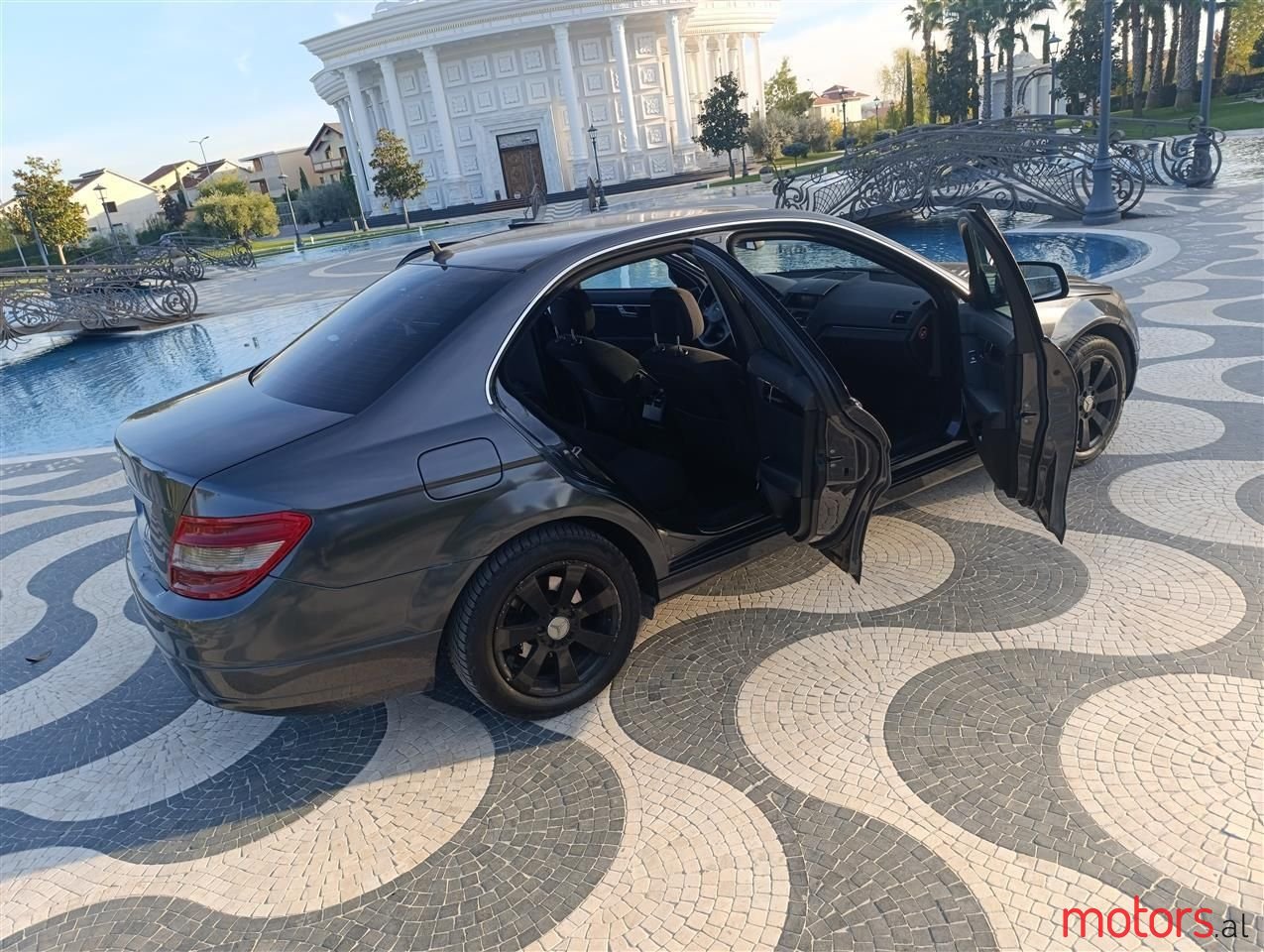 2008' Mercedes-Benz C 200 photo #3