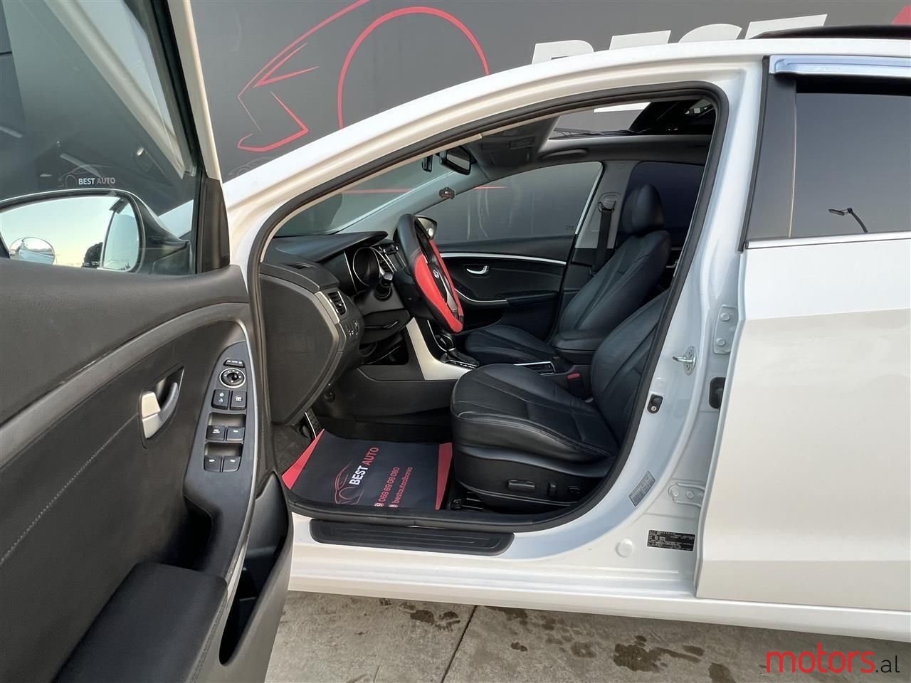 2012' Hyundai i30 photo #3