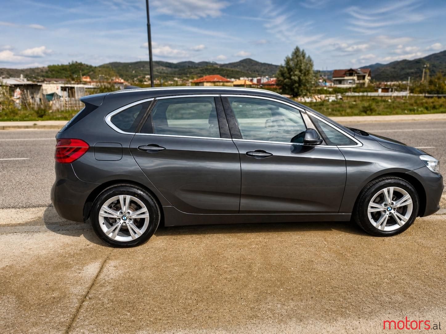 2015' BMW 218 photo #5