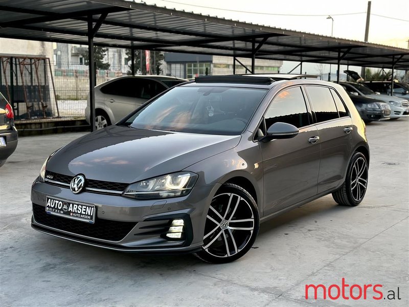 2013' Volkswagen Golf photo #1