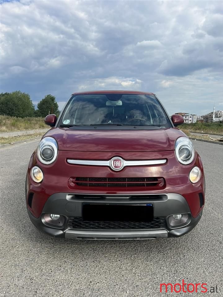 2014' Fiat 500L photo #3