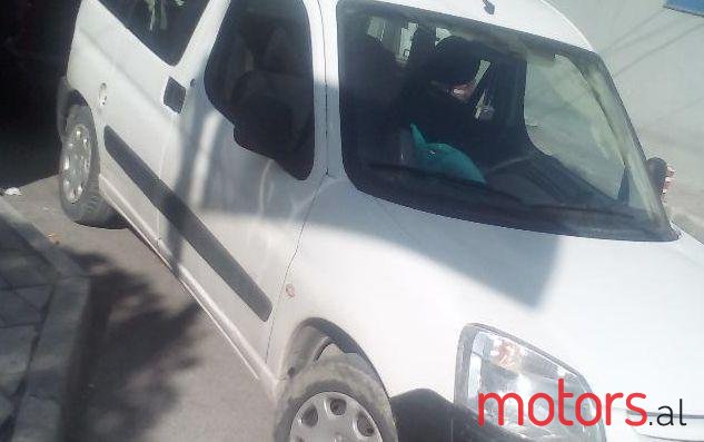 2010' Peugeot Partner photo #1