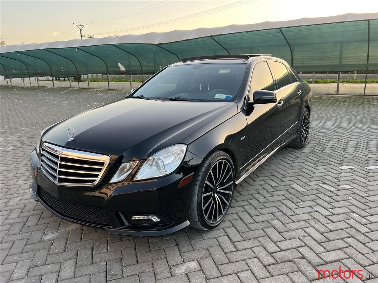 2011' Mercedes-Benz E 350 photo #4