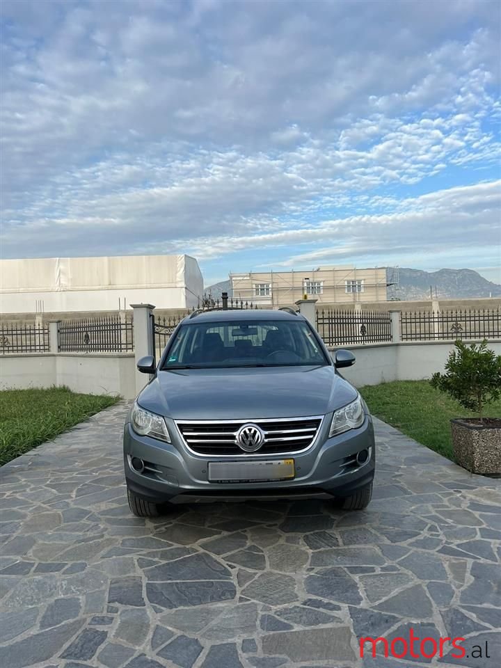 2009' Volkswagen Tiguan photo #5