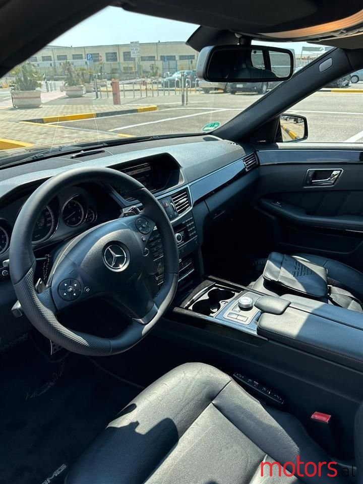 2010' Mercedes-Benz E 350 photo #4