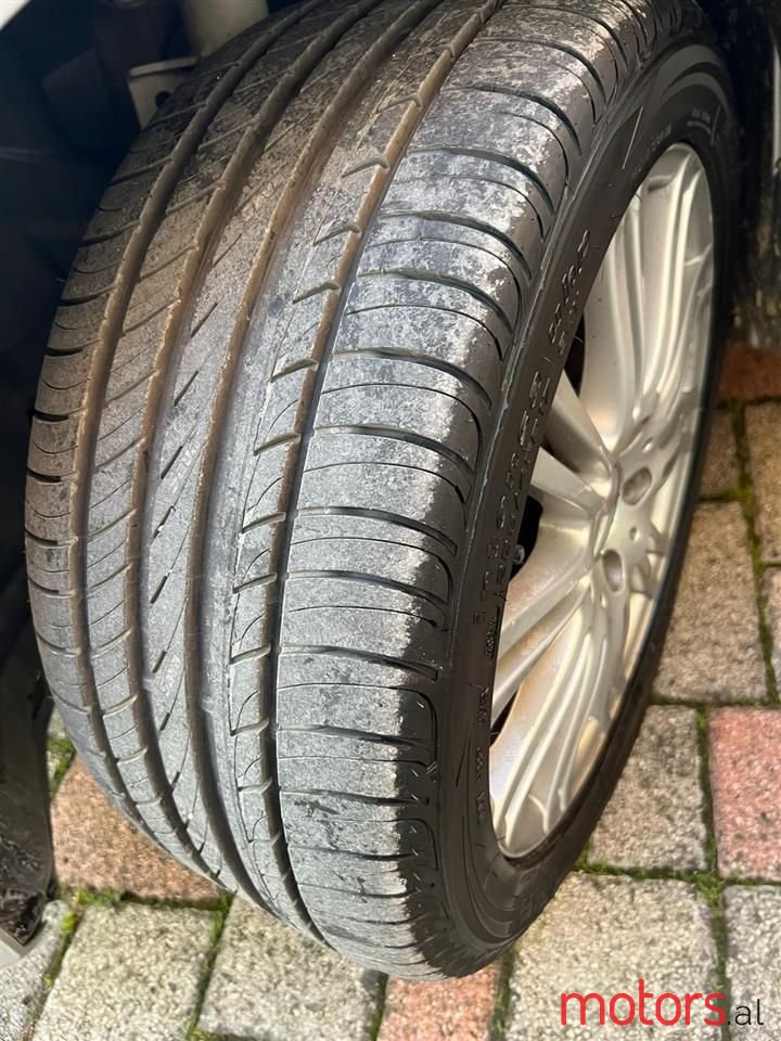 2011' Mercedes-Benz E 350 photo #5