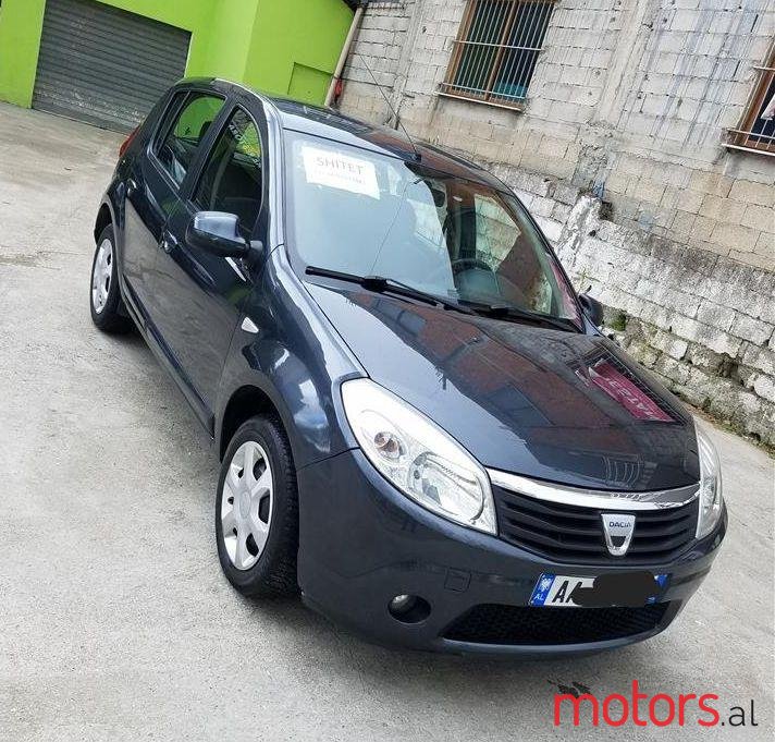 2010' Dacia Sandero photo #2