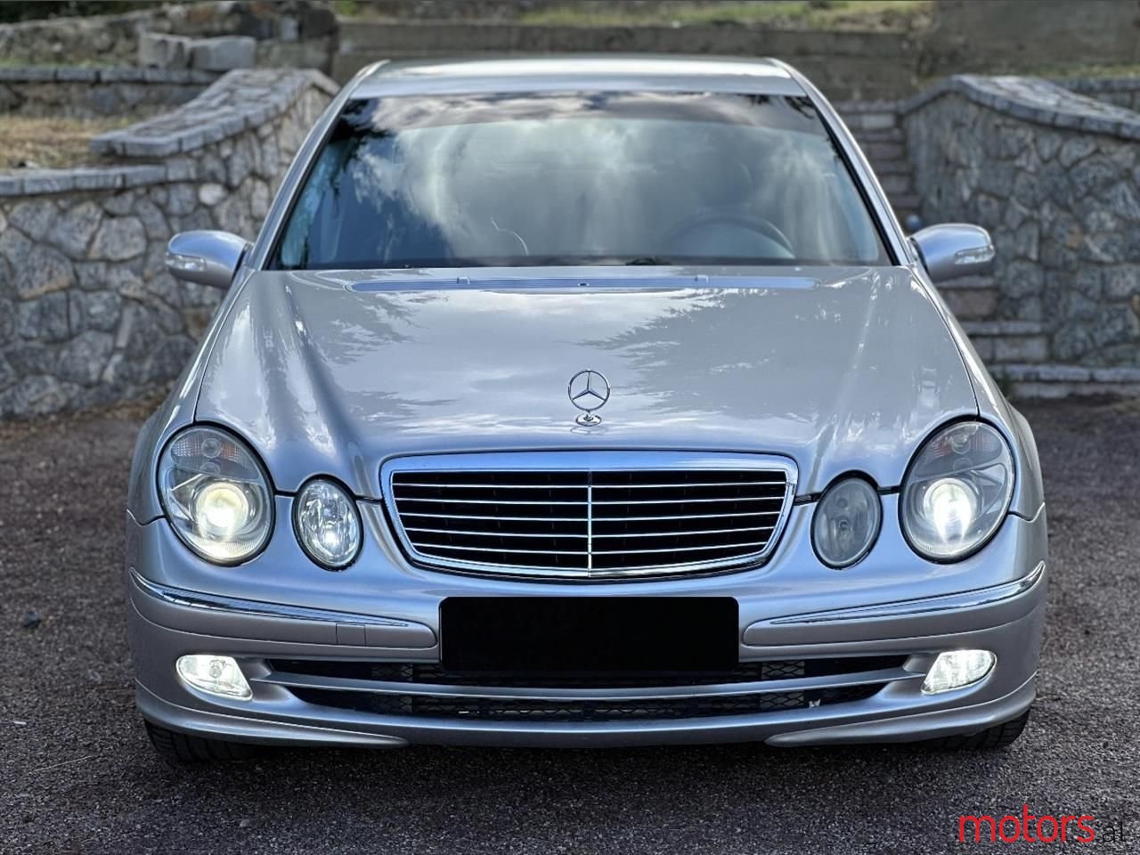2004' Mercedes-Benz E 220 photo #5