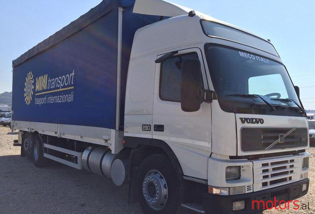 2000' Volvo V70 photo #1