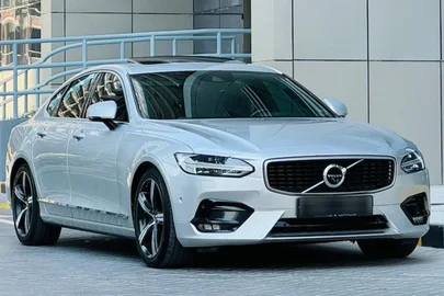 2017' Volvo S90