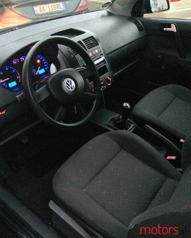 2002' Volkswagen Polo photo #2