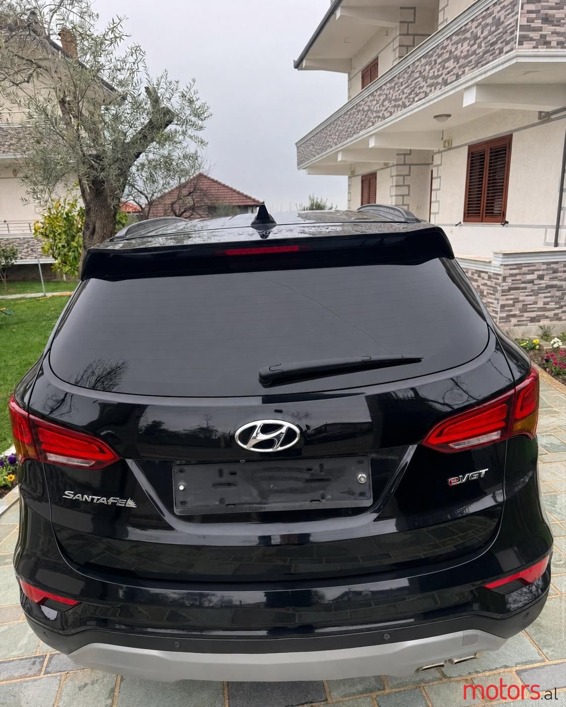 2015' Hyundai Santa Fe photo #3