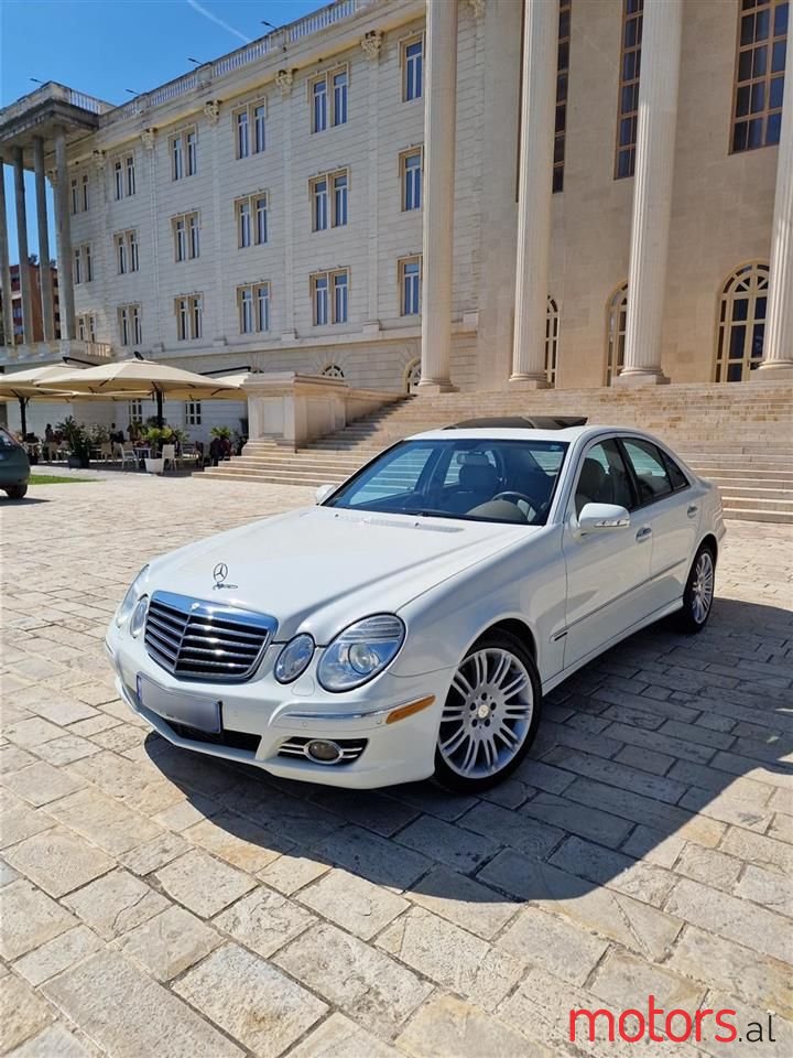 2009' Mercedes-Benz E 300 photo #1