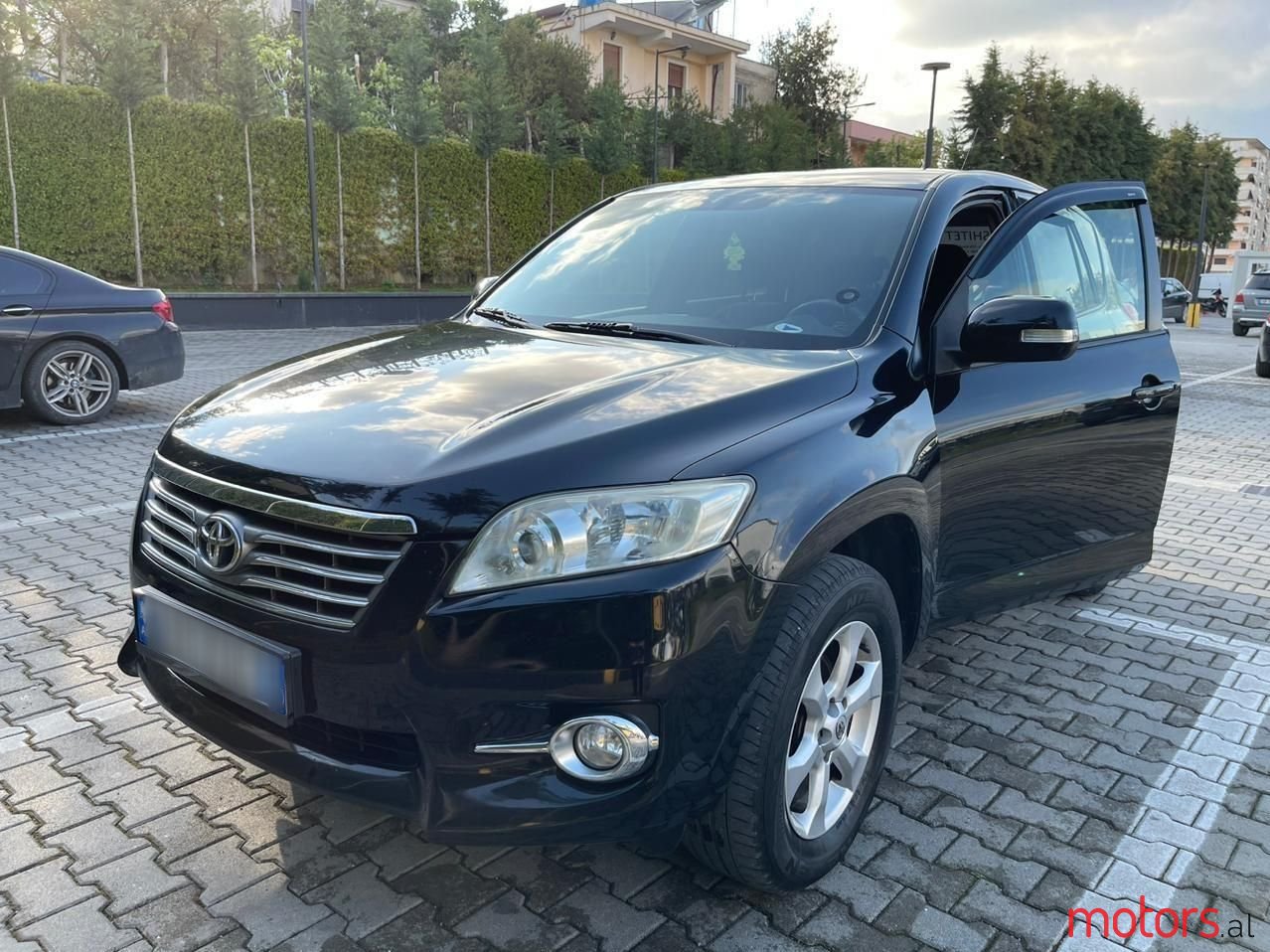 2011' Toyota RAV4 photo #3