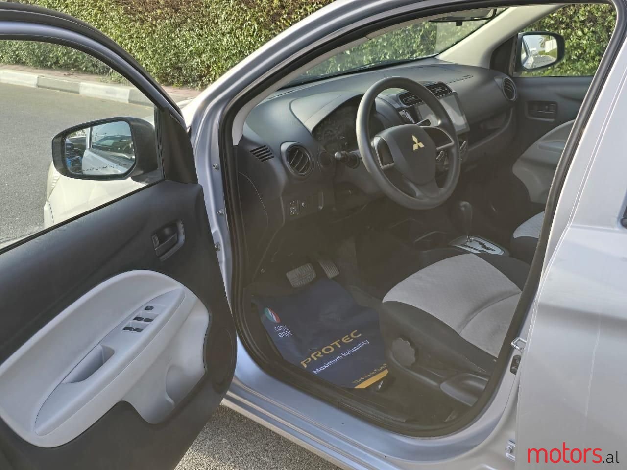 2017' Mitsubishi Mirage photo #4