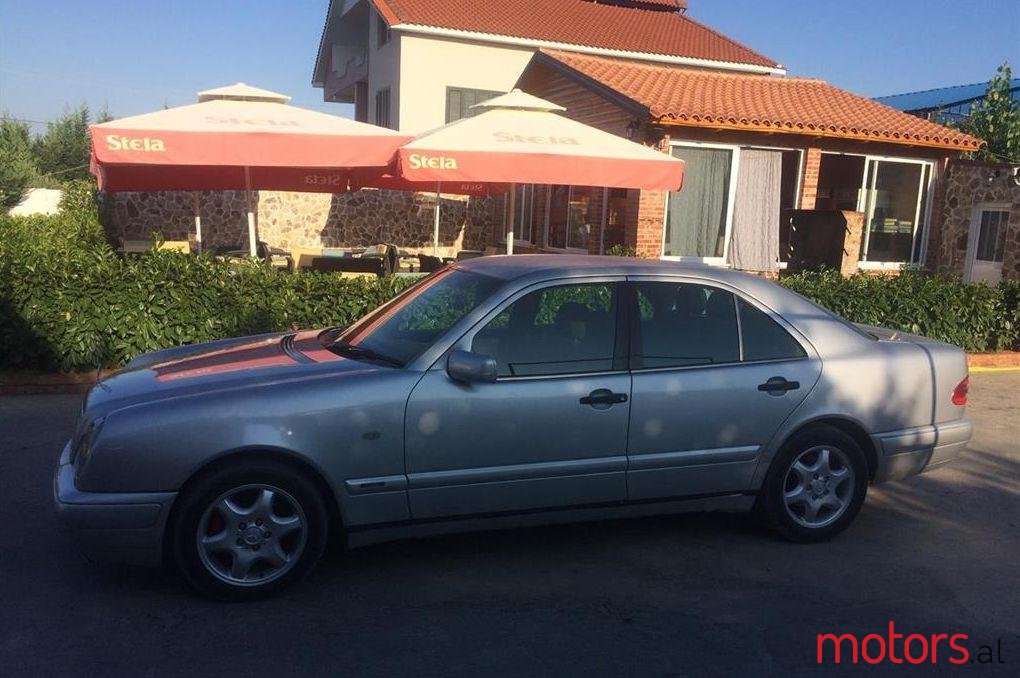 1999' Mercedes-Benz 250 photo #1