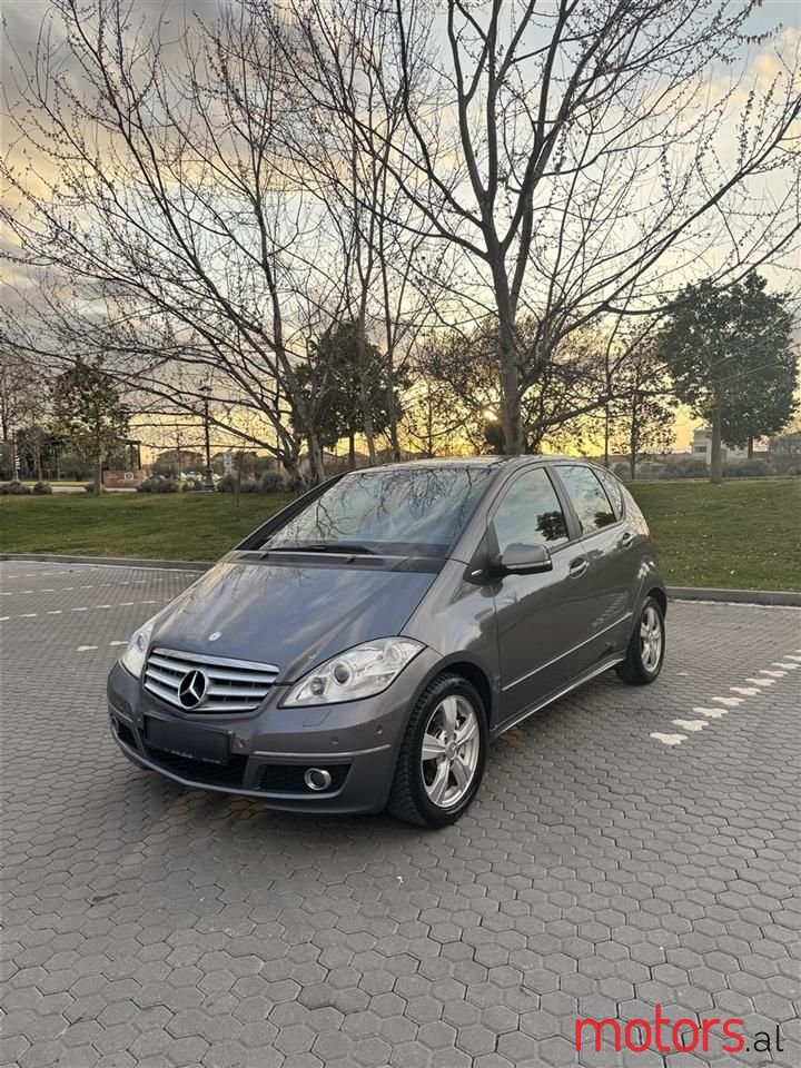 2009' Mercedes-Benz A 200 photo #2