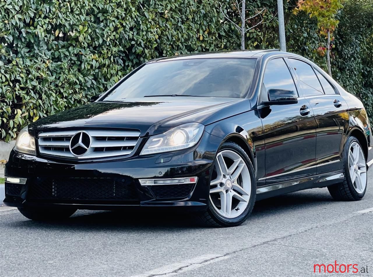 2012' Mercedes-Benz C 300 photo #1