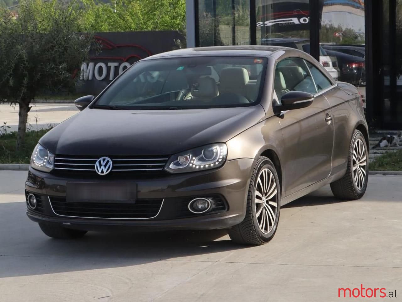 2012' Volkswagen Eos photo #3