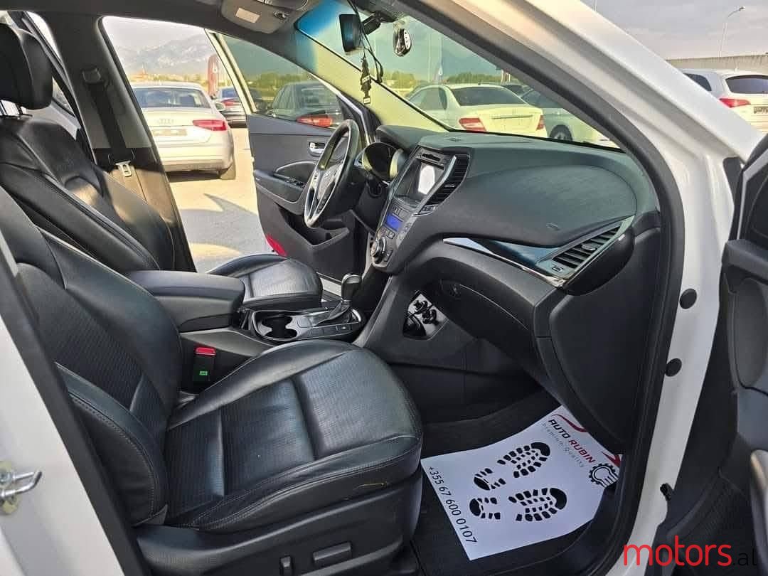 2013' Hyundai Santa Fe photo #2
