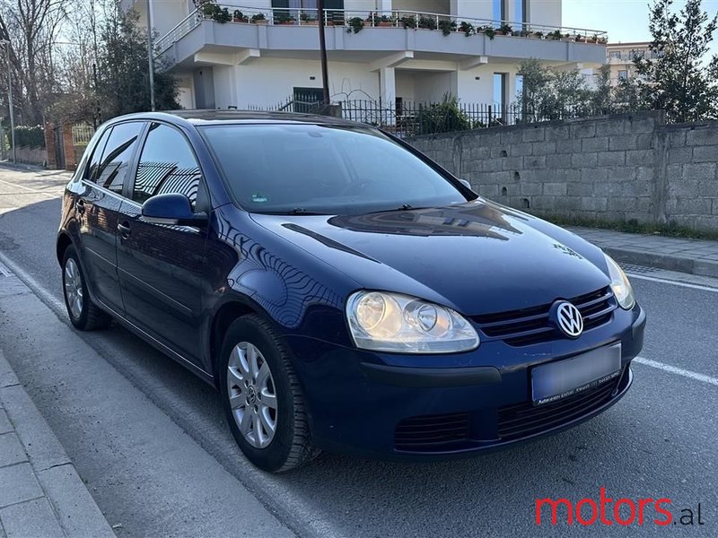 2004' Volkswagen Golf photo #6