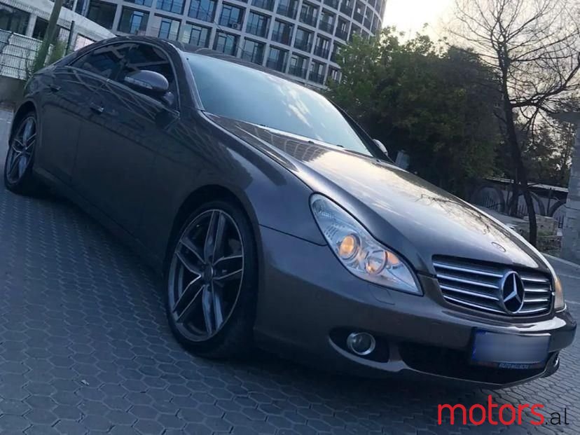 2008' Mercedes-Benz 320 photo #3