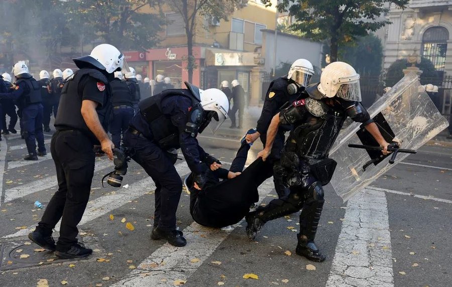 Protestat në Tiranë, “Shëndetësia” bën bilancin e të lënduarve: 28 persona kanë marrë ndihmë mjekësore, 14 vijojnë të jenë të shtruar në spital