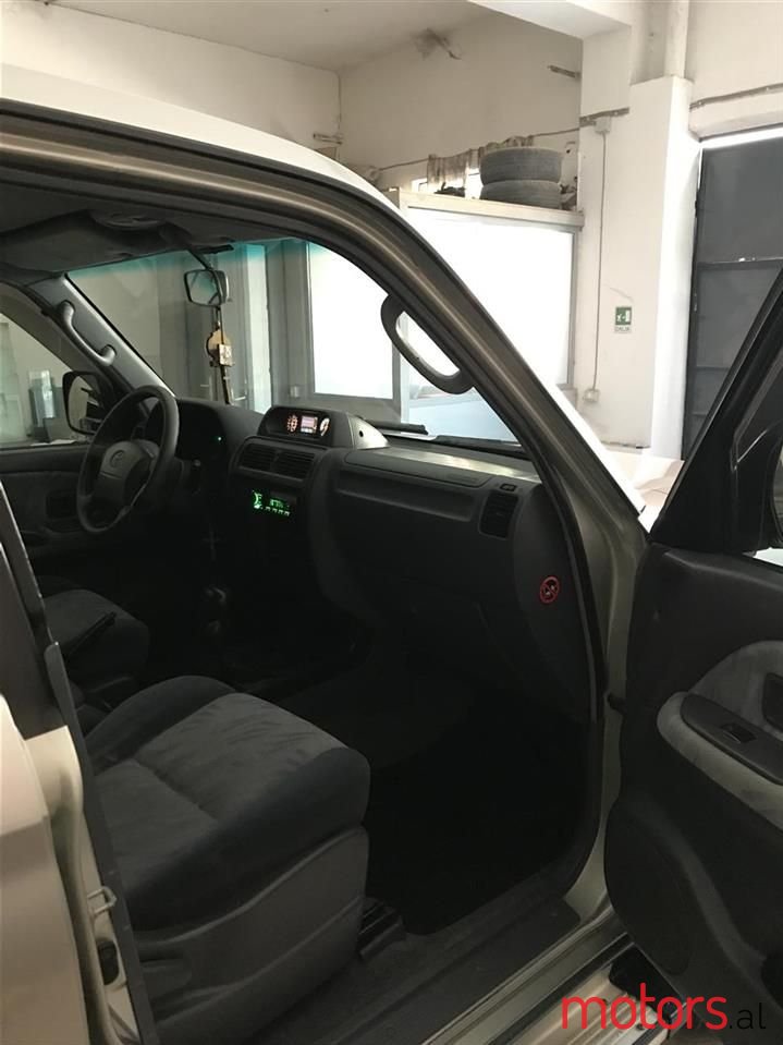 2001' Toyota Land Crusier photo #6