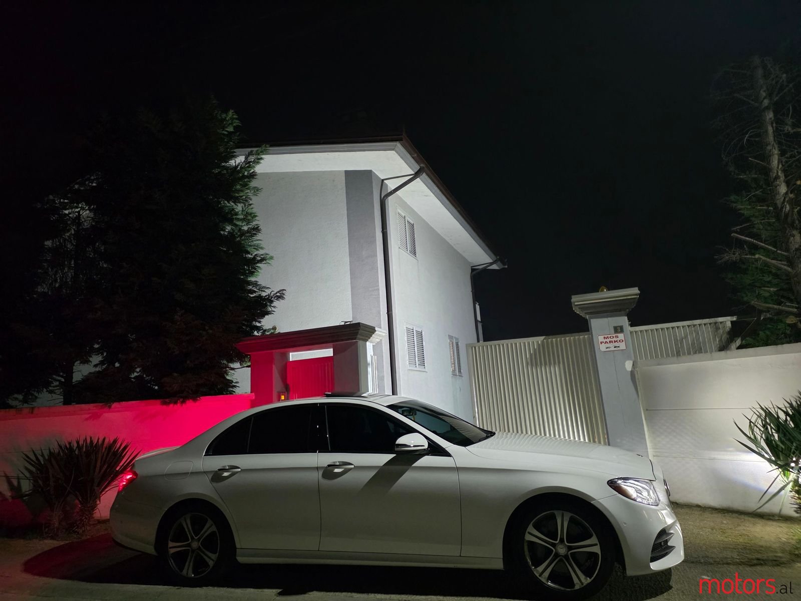 2017' Mercedes-Benz E 300 photo #4