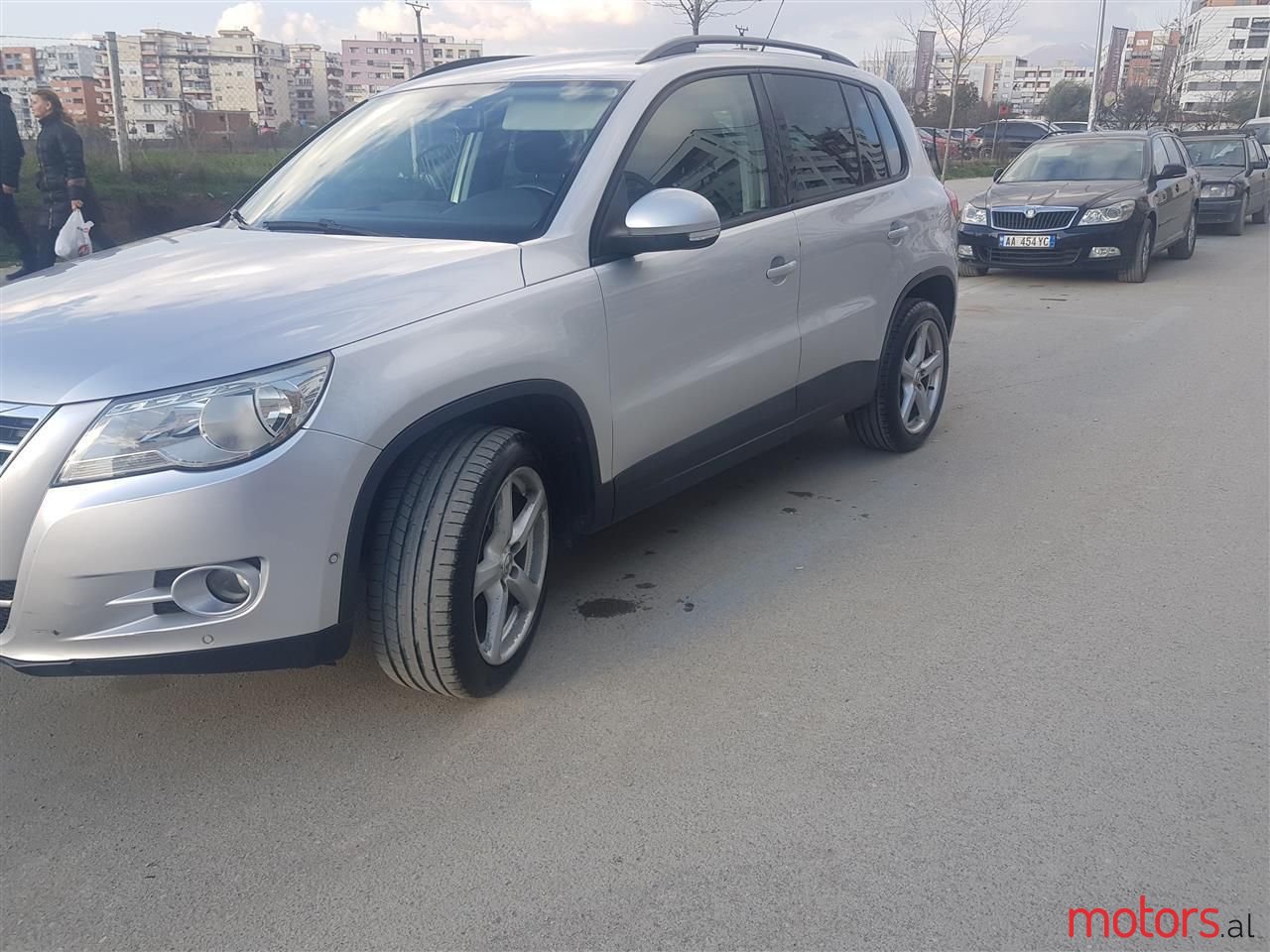 2008' Volkswagen Tiguan photo #1