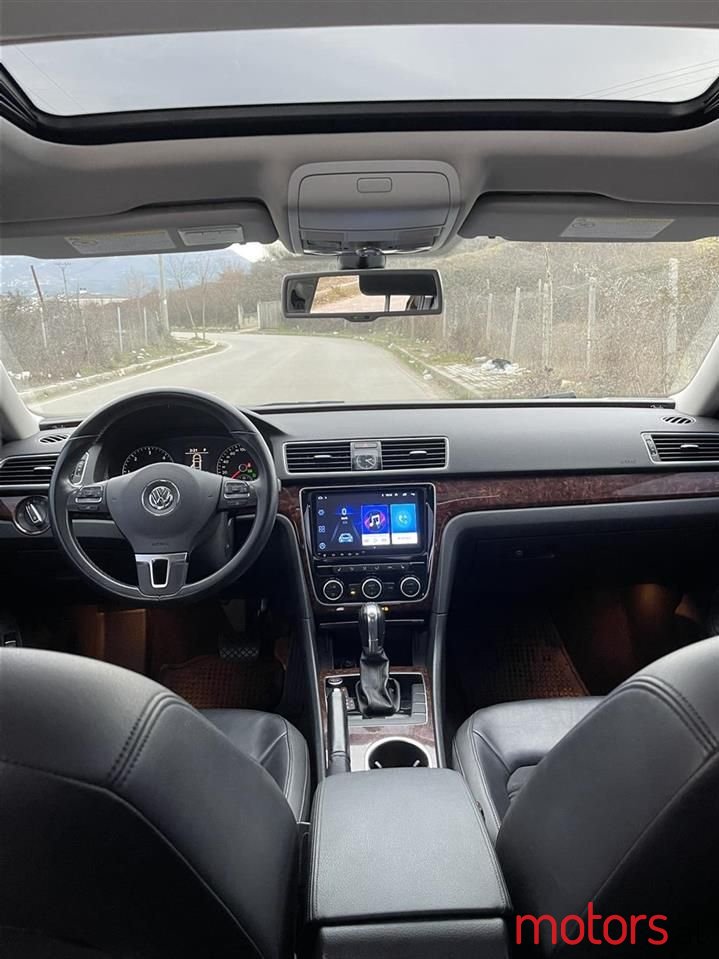 2013' Volkswagen Passat photo #2