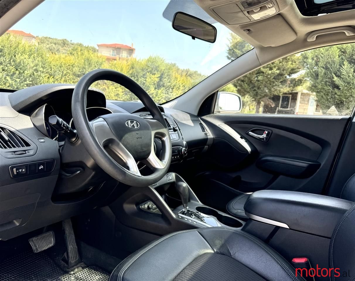 2011' Hyundai Tucson photo #4