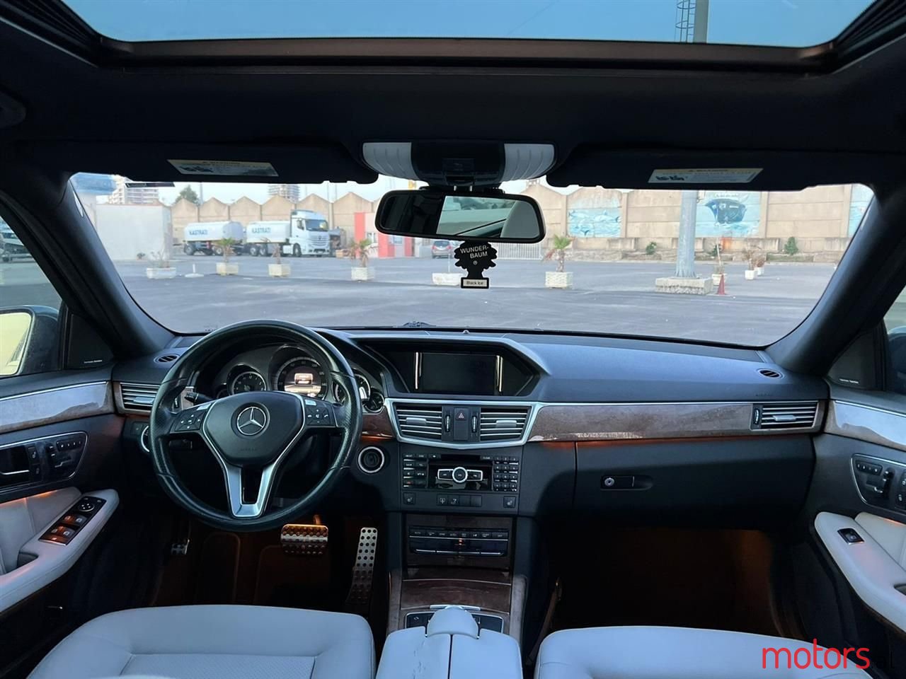 2013' Mercedes-Benz E 350 photo #6