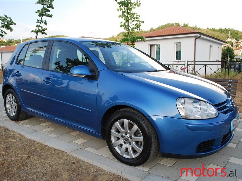 2005' Volkswagen Golf photo #1