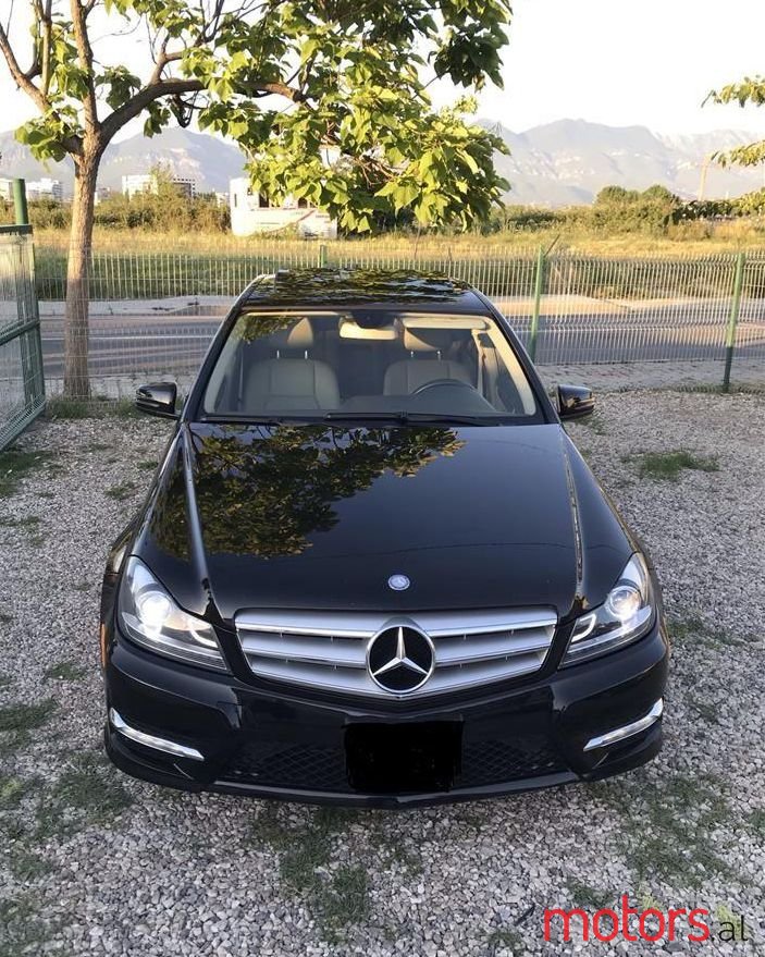 2012' Mercedes-Benz C 300 photo #1