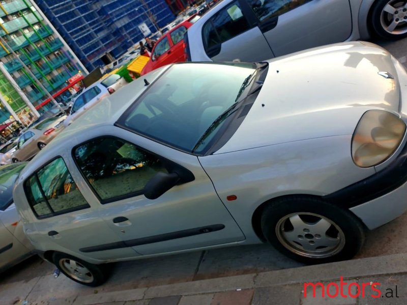 2000' Renault Clio photo #1