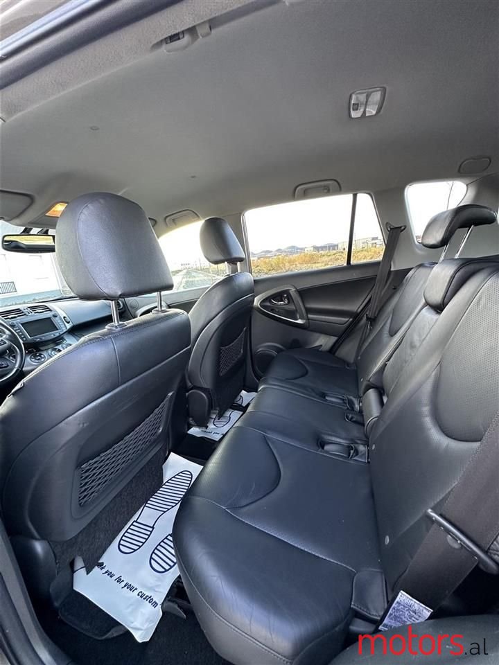 2010' Toyota RAV4 photo #3